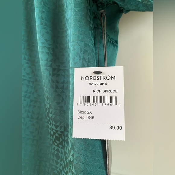 NWT Vince Camuto Tie Neck Blouse - Picture 4 of 6